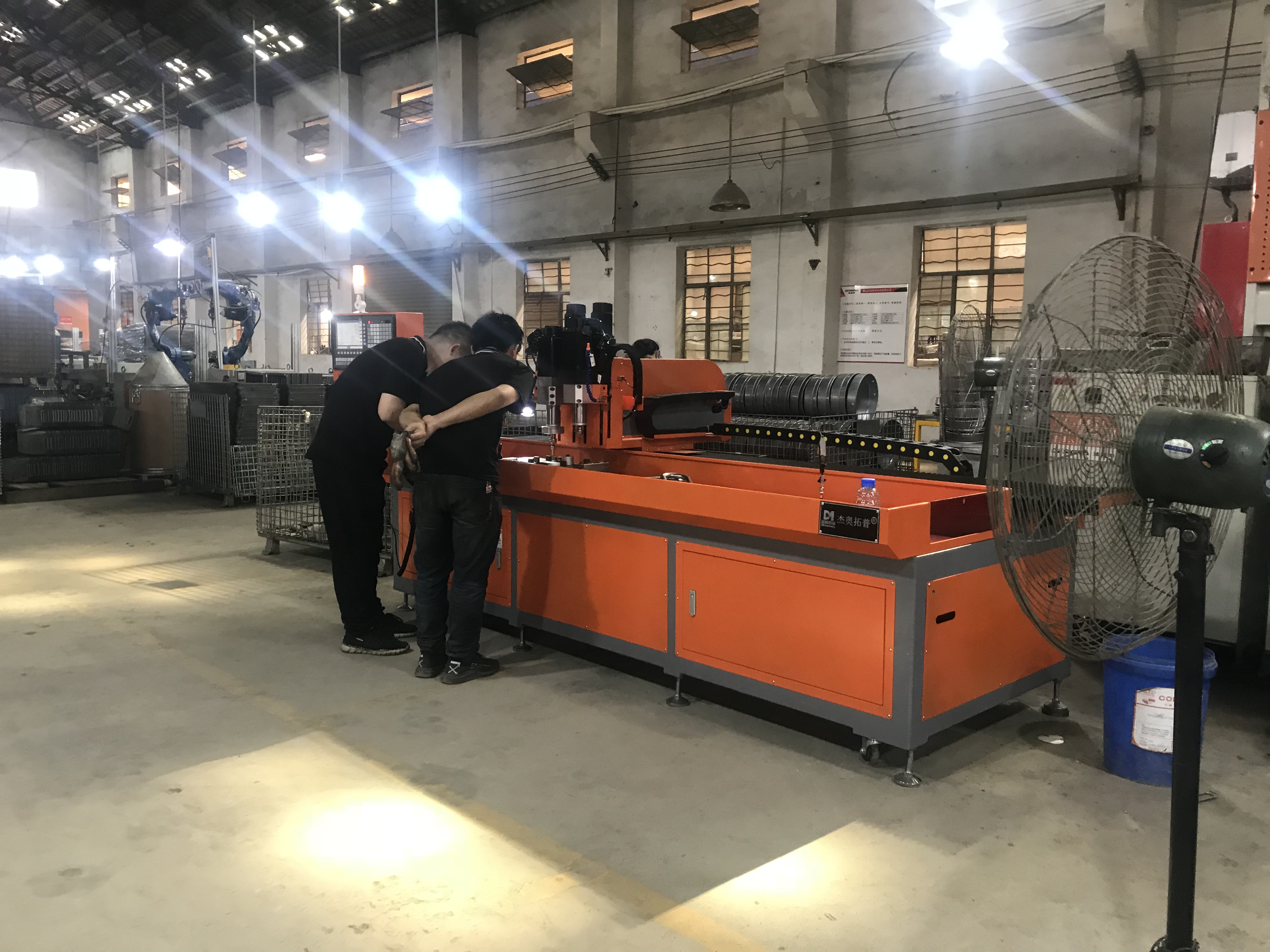 自動鉆孔機的調試與安裝